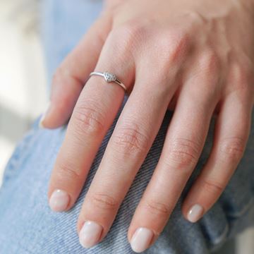 Imagen de Anillo corazón de zirconias