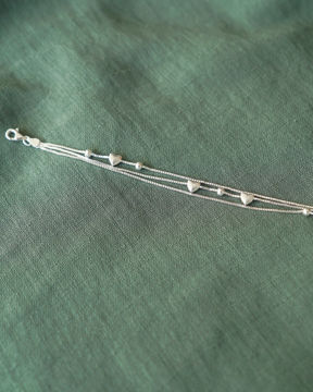Imagen de Brazalete triple corazones