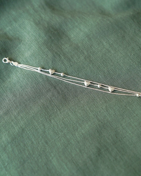 Imagen de Brazalete triple corazones
